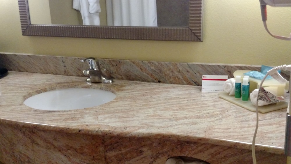 Holiday Inn Express Hotel & Suites PERRY by IHG - photo 37