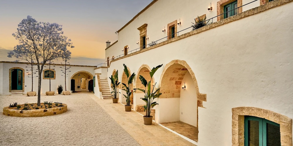 Bambarone La Masseria — 4-Star Luxury Hotel in Fasano, Italy