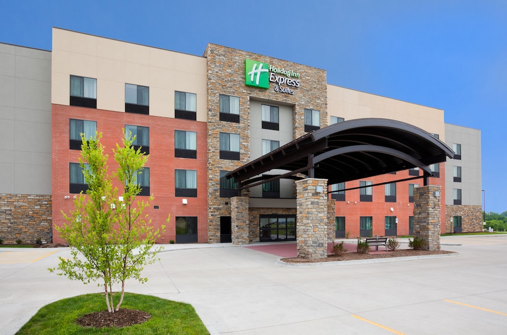 Holiday Inn Express & Suites Davenport an IHG Hotel - featured photo
