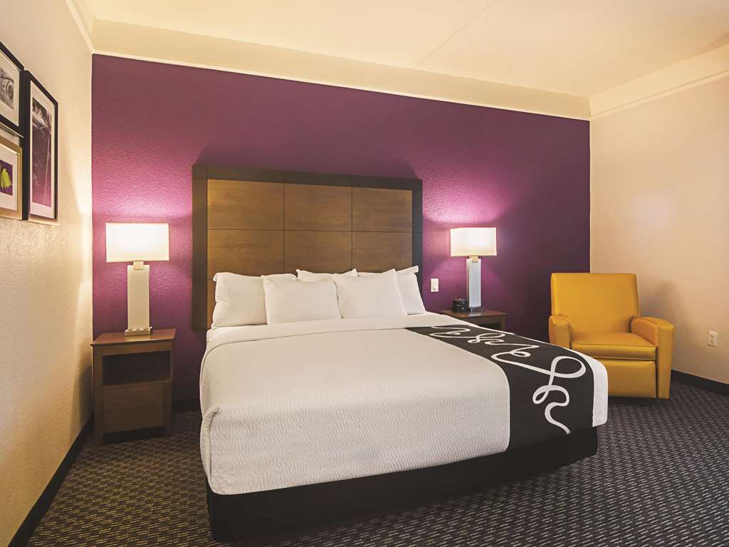 La Quinta Inn & Suites by Wyndham Oklahoma City NW Expwy - photo 28