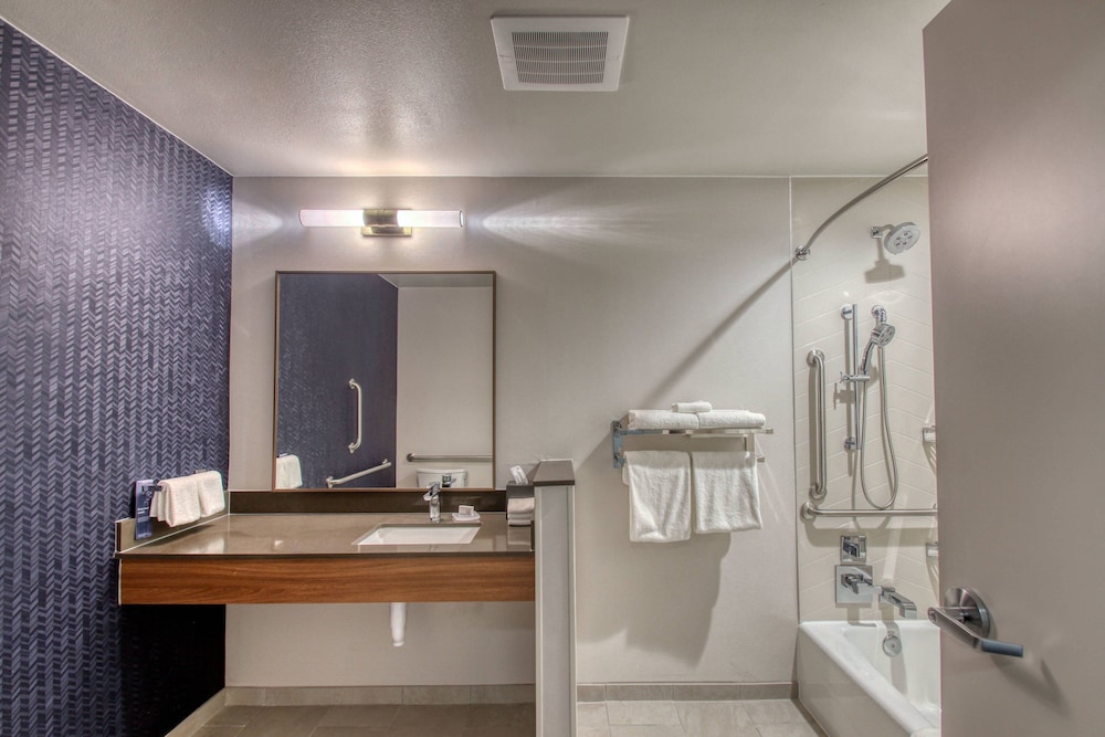 Fairfield Inn & Suites by Marriott Appleton - photo 14