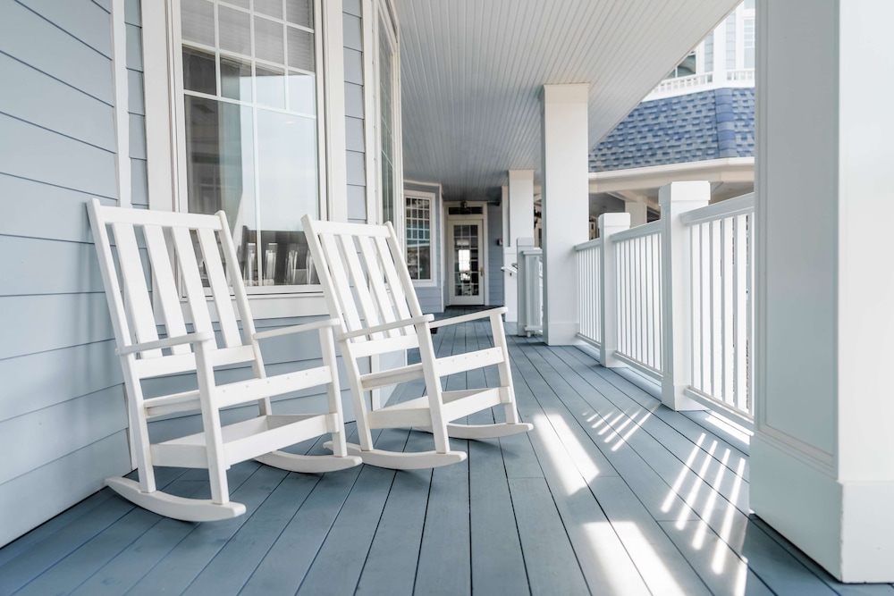 Madison Beach Hotel - photo 98