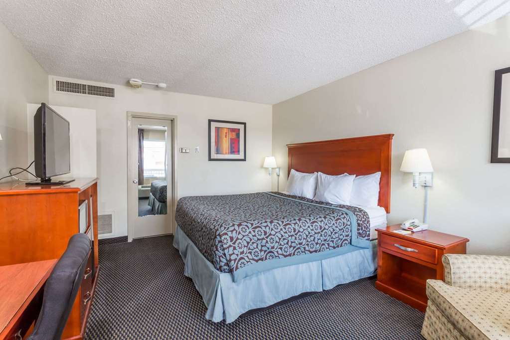 Days Inn by Wyndham Charlottesville University Area - photo 17
