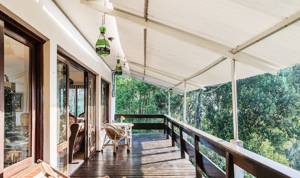 Casa vista mar em cond. a 10min da praia PEV025 — 4-Star Luxury Hotel in Ubatuba, Brasil
