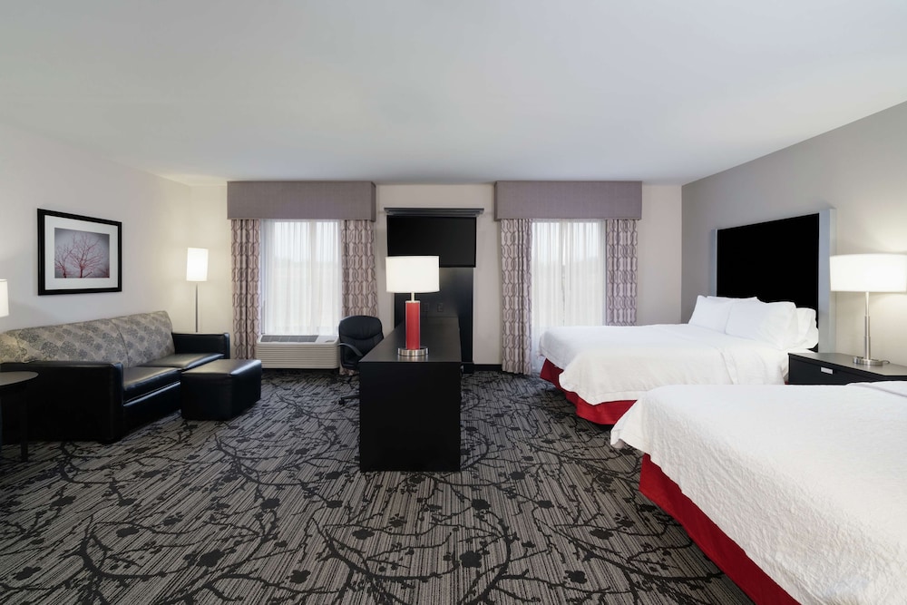 Hampton Inn & Suites Roanoke Airport - photo 13