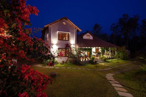 StayVista at Sienna Strelitzia 3BHK with Breakfast and Jacuzzi Luxury Homestay — 4-Star Luxury Hotel in Chikmagalur, India