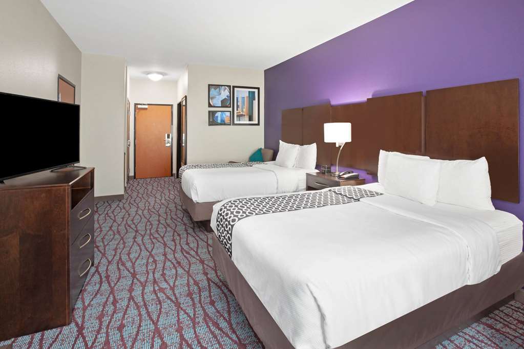 La Quinta Inn & Suites By Wyndham Houston Pasadena North - photo 21