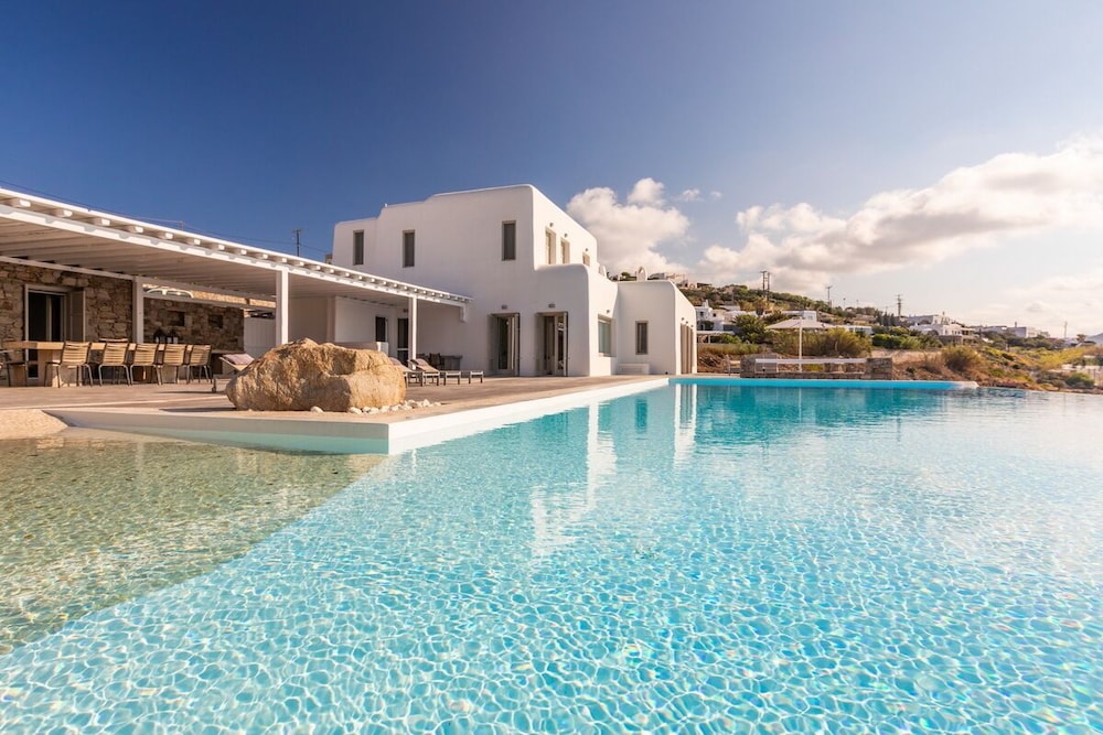 Villa Aliki Panoramic view Mykonos — 4-Star Luxury Hotel in Mykonos, Greece
