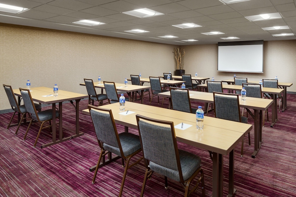 Courtyard by Marriott Roseville - photo 39