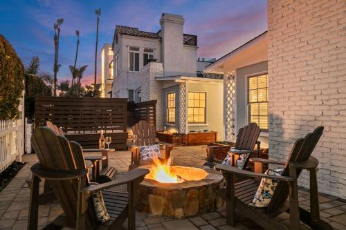 Beautiful Windansea Beach Compound Steps to Sand in San Diego, United States