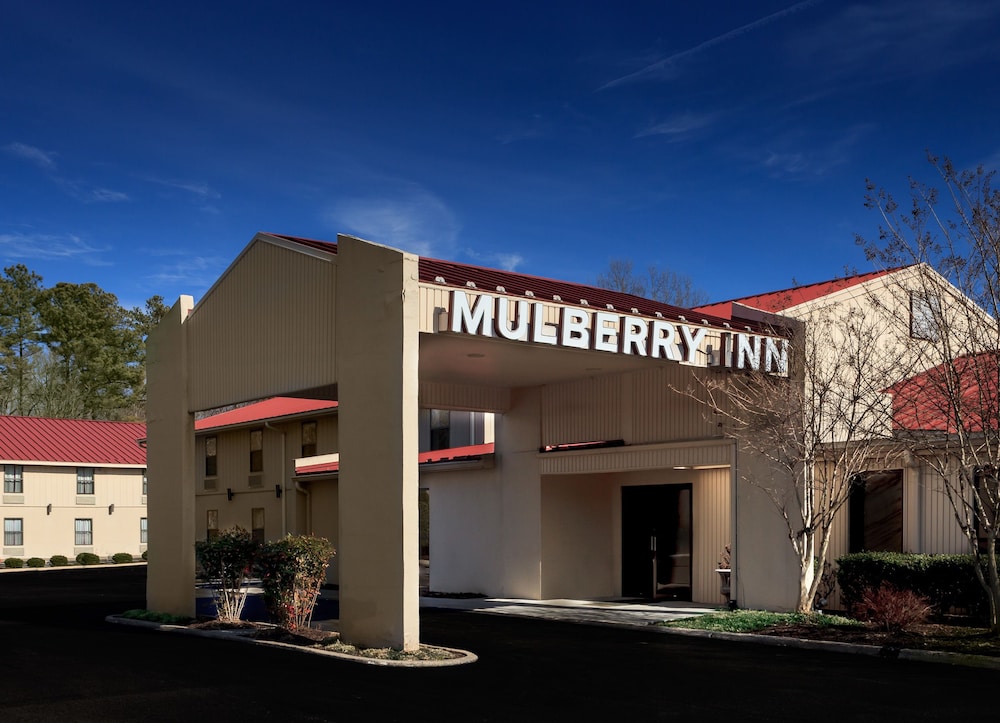 Red Roof Inn & Suites Newport News - featured photo