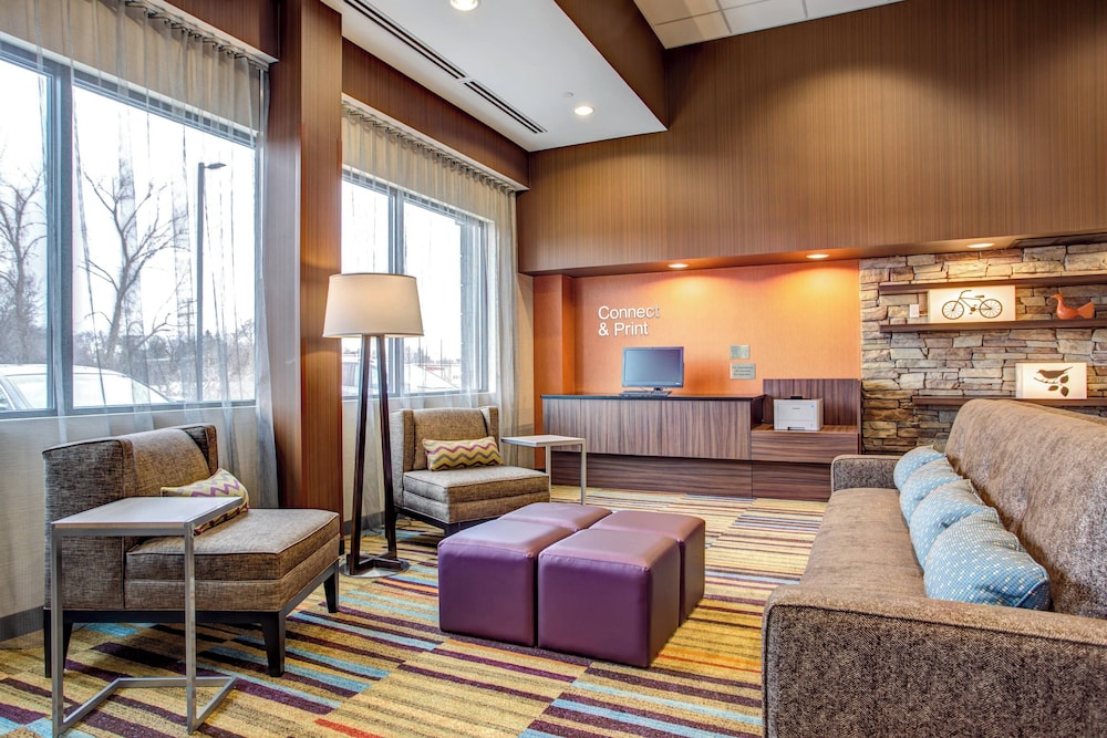 Fairfield Inn & Suites Springfield Holyoke — hotel in Holyoke