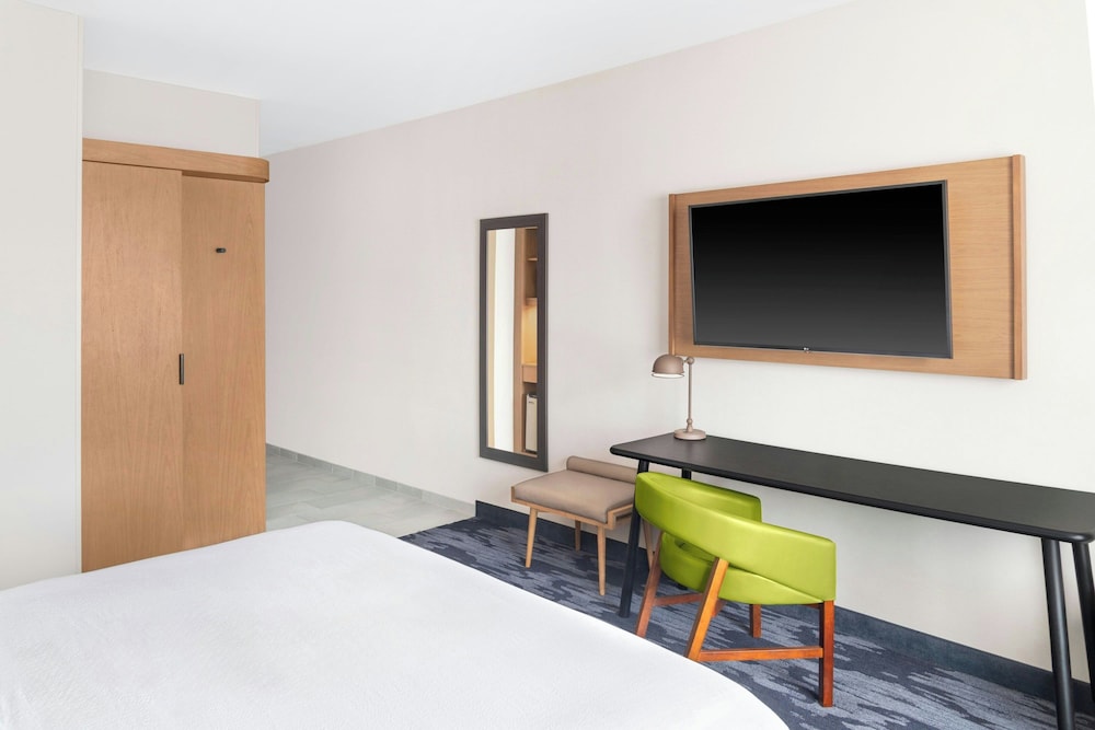Fairfield by Marriott Inn & Suites Detroit Taylor - photo 9