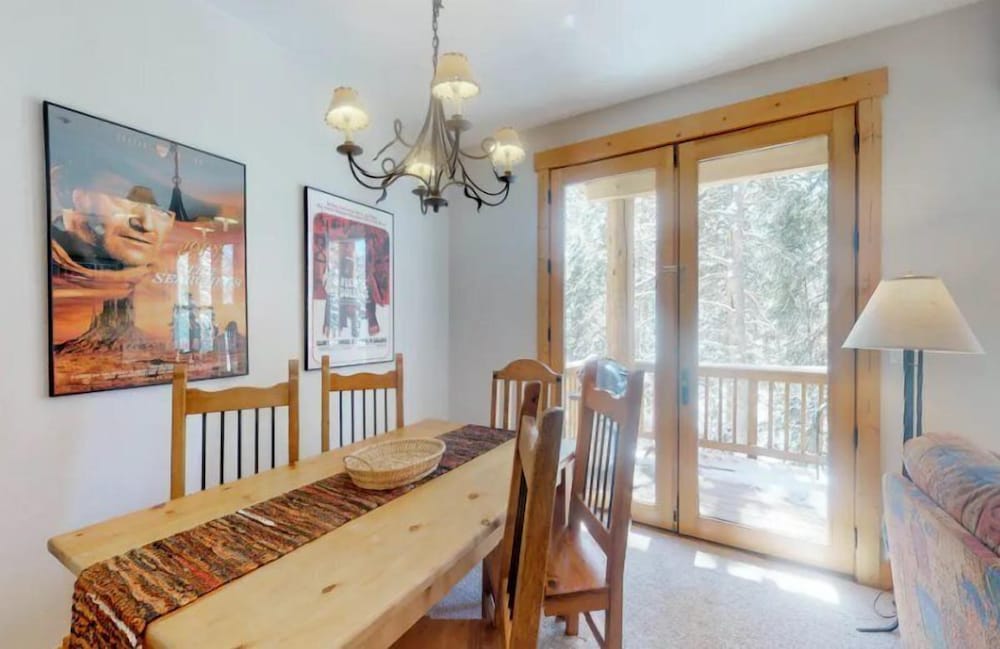 Charming Condo Nestled in the East Keystone Resort Neighborhood Shuttle to Ski Slopes Outdoor Pool and Hot Tub - photo 5