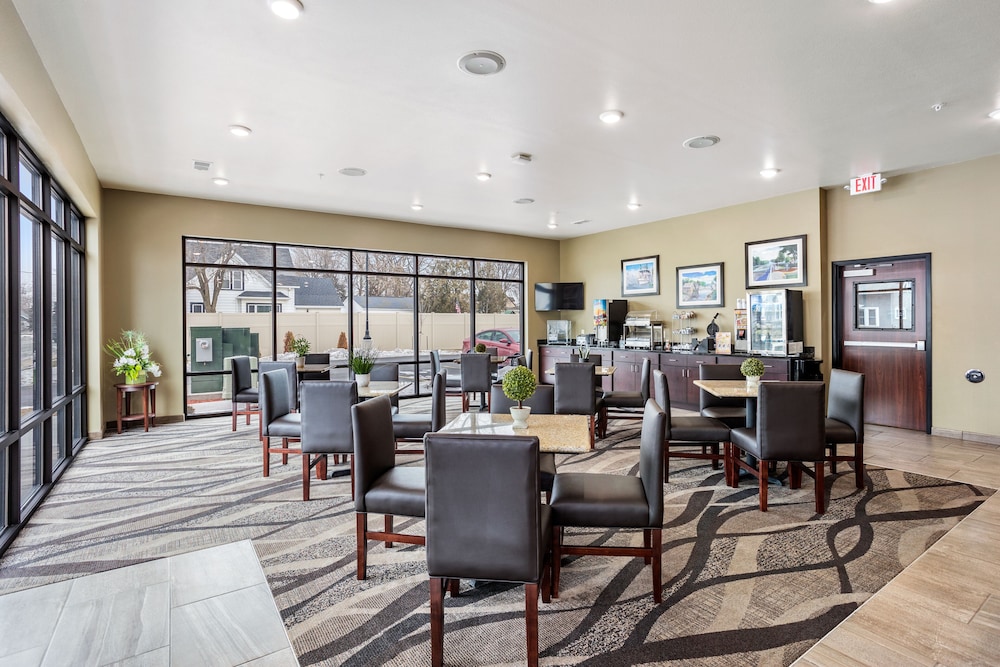 Cobblestone Hotel & Suites Little Chute - photo 39