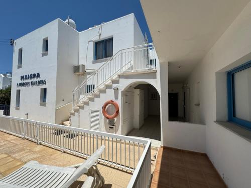 Cozy 2 bd ap near the sea