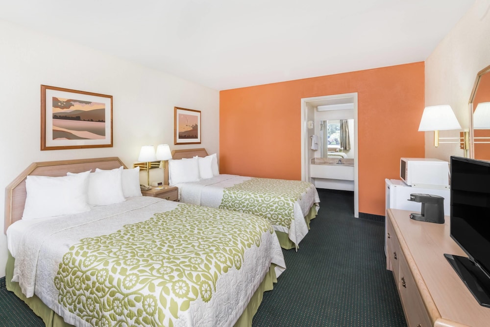 Days Inn by Wyndham Deming - photo 8