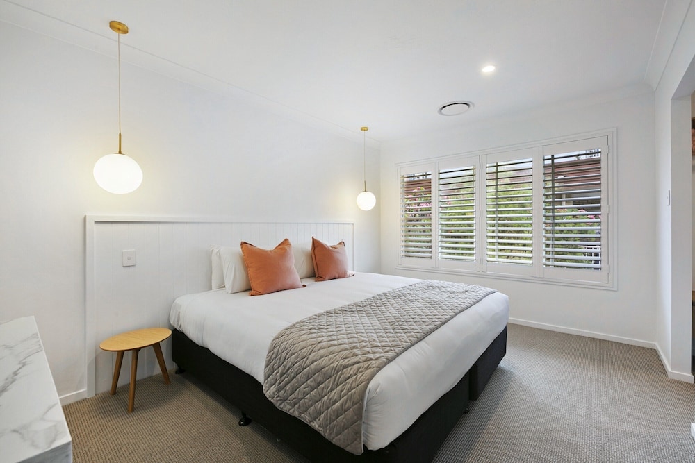 Mediterranean Surfers Paradise Townhouse with BBQ — 4-Star Luxury Hotel in Gold Coast, Australia