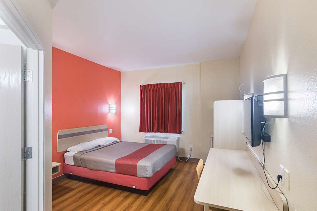 Motel 6 Terrell TX - photo 18