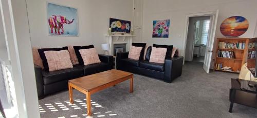Charming Getaway Relax and Unwind — 4-Star Luxury Hotel in Nelson, New Zealand