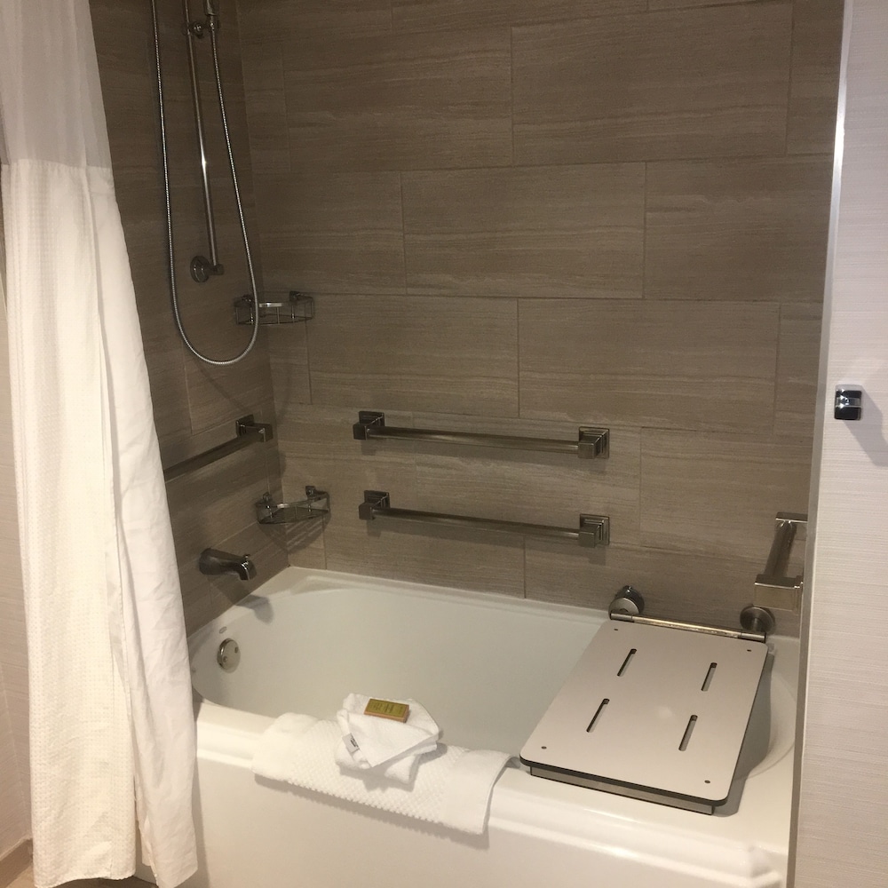 Hilton New Orleans St. Charles Avenue - photo 24
