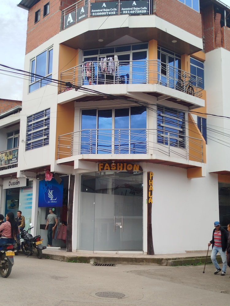 Hotel Ancestral Rojas Coffee — Isnos
