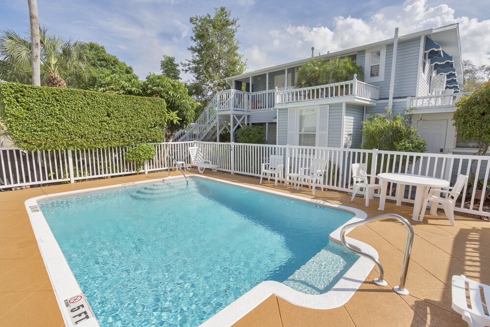 Meranova Guest Inn in Dunedin, United States