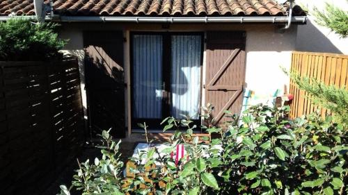 Residence Hameau De L Amelie 003 Jolie Maisonnette Au Hameau De L Amelie Mae 6131 — Soulac Sur Mer