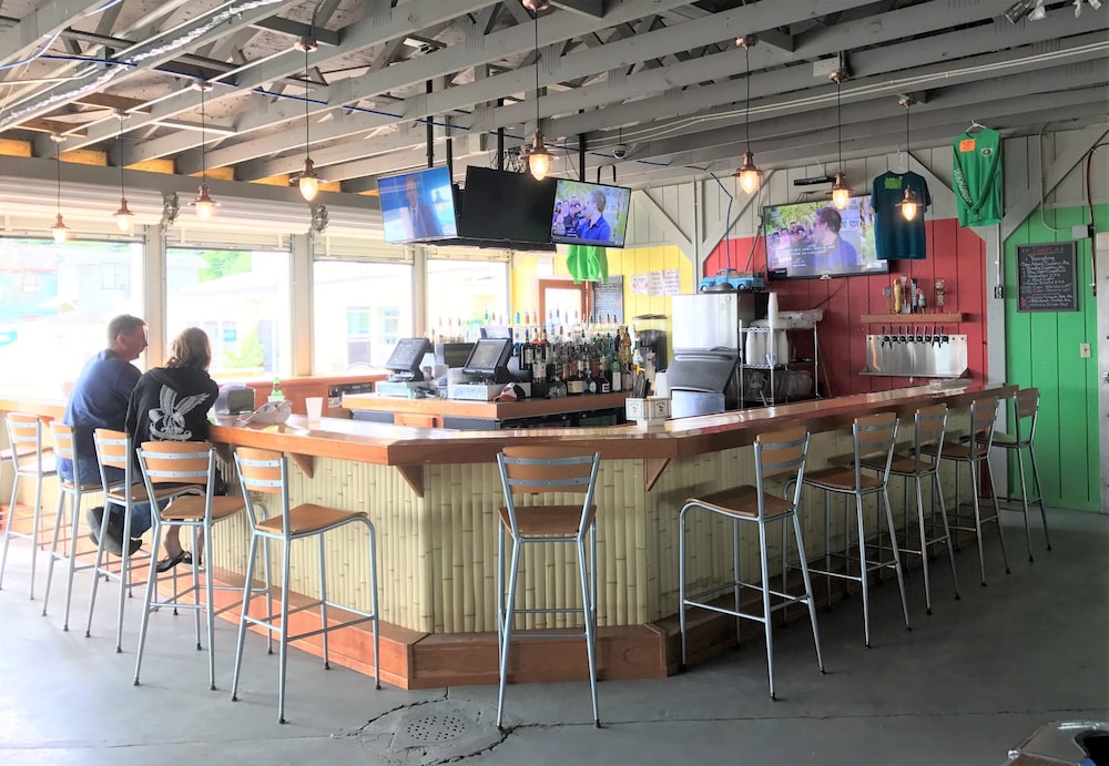 Beachcomber Inn - carbon neutral hotel in Geneseo