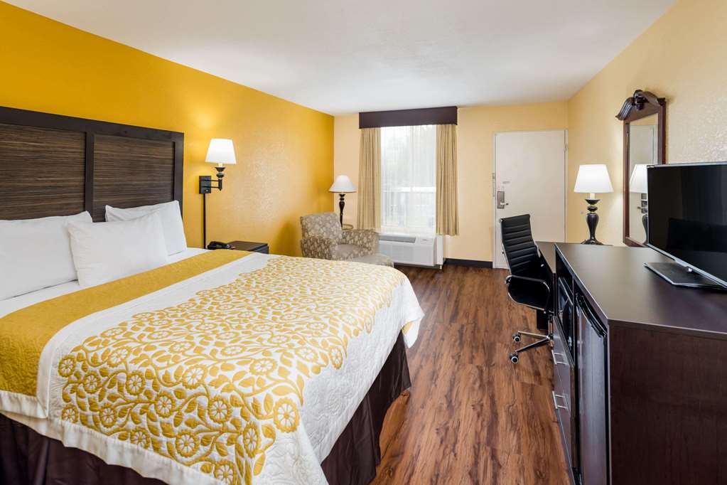 Days Inn by Wyndham Madison - photo 11