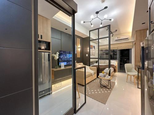 The Makati Suites at Red Residences Premium Studio City View Makati CBD Wi fi — 4-Star Luxury Hotel in Manila, Philippines