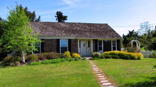 547 Sunset Blvd in Cape May, United States