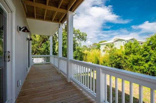 Paradise Pointe by Oak Island Accommodations - photo 14