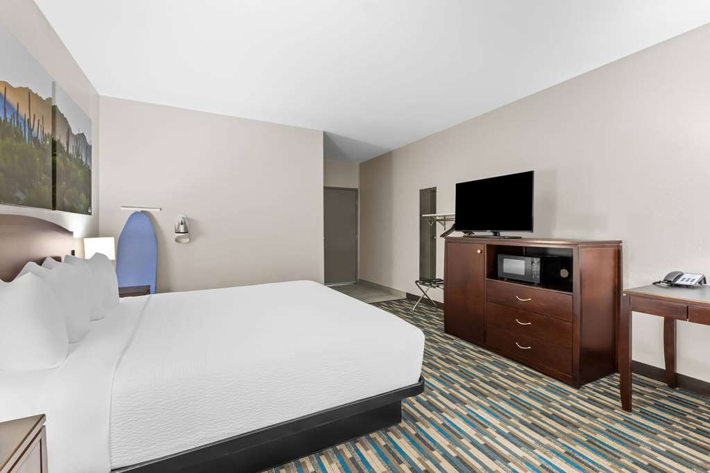Days Inn & Suites by Wyndham Mesa Near Phoenix - photo 37