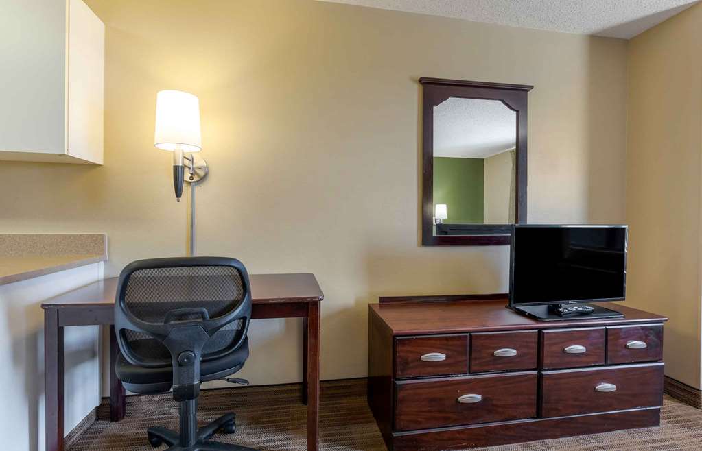 Extended Stay America Suites Dallas Greenville Avenue - photo 8