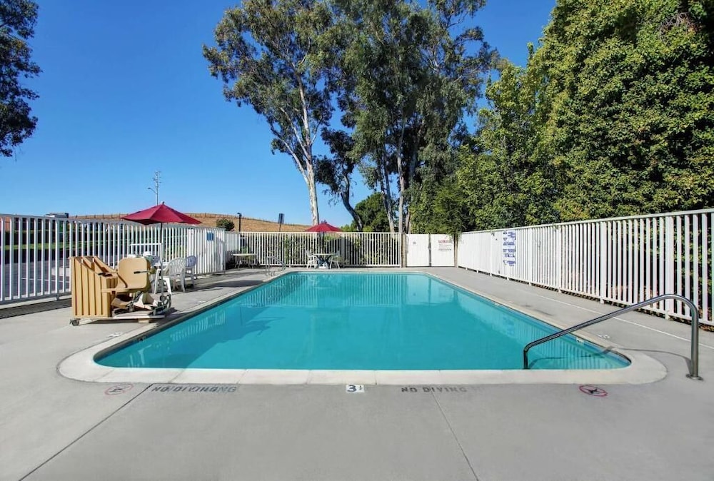Super 8 by Wyndham Livermore - photo 18
