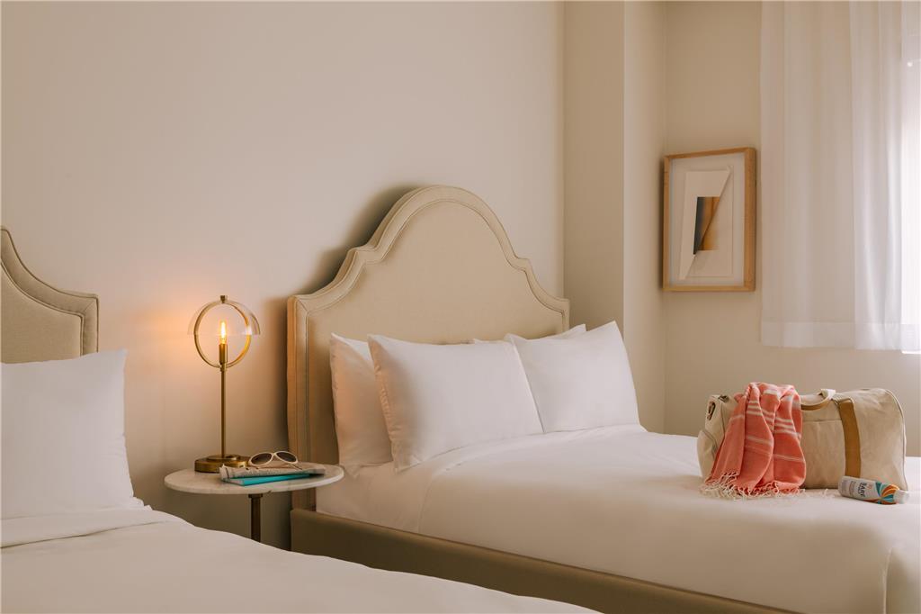Kenmore Village Hotel South Beach - photo 12