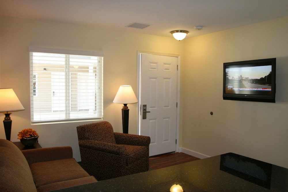 Affordable Suites Mooresville LakeNorman - photo 21