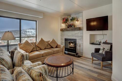 Beaver Run Resort Unit 4509 by RedAwning in Breckenridge, United States