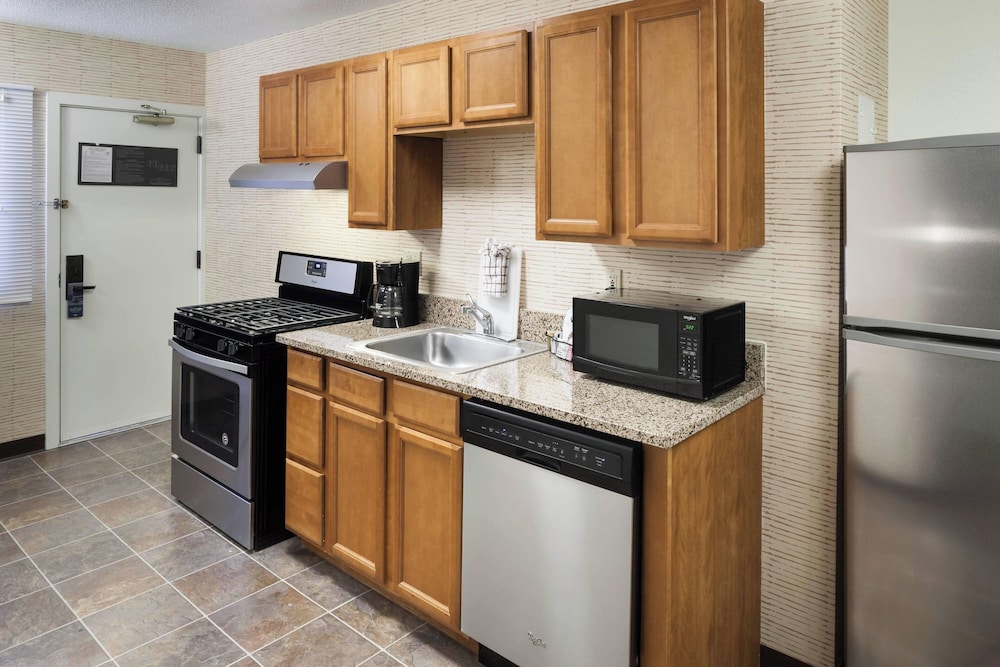 Residence Inn by Marriott Kansas City Country Club Plaza - photo 6