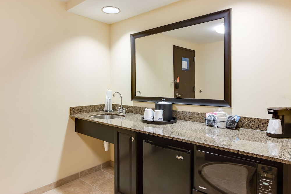 Hampton Inn & Suites Mt. Juliet - photo 36