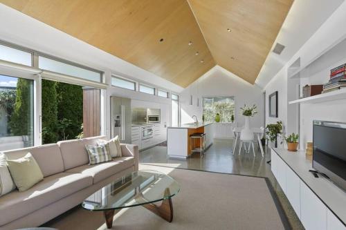 Hawkesbury Executive Home — 4-Star Luxury Hotel in Christchurch, New Zealand