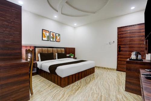 Townhouse Bela Road Varanasi City Railway Station Formerly Srijan Grand — 4-Star Luxury Hotel in Varanasi, India