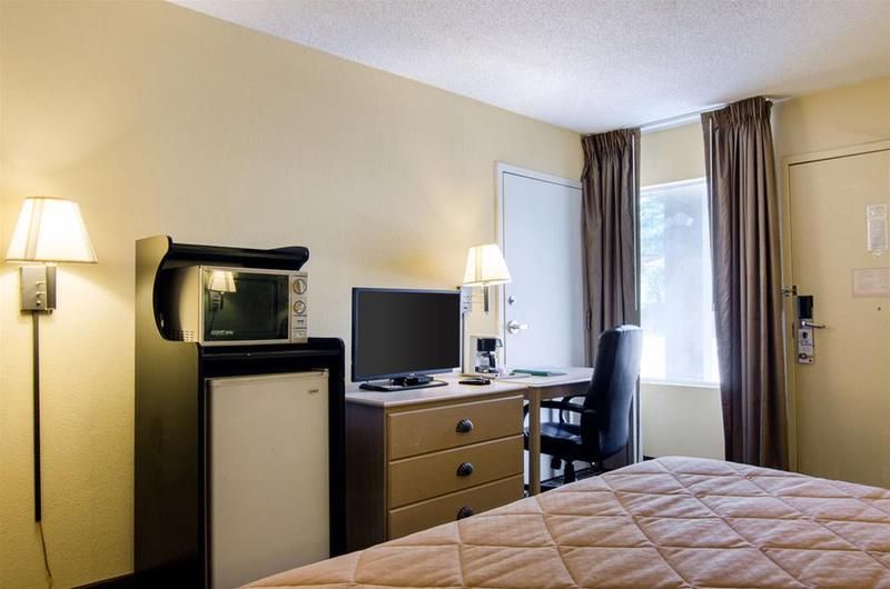 Quality Inn Merriam Kansas City - photo 18