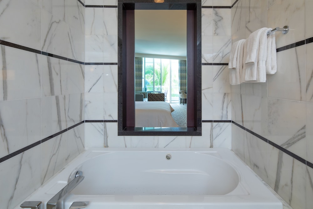 Fontainebleau Miami Beach Private Luxury Suites - photo 294