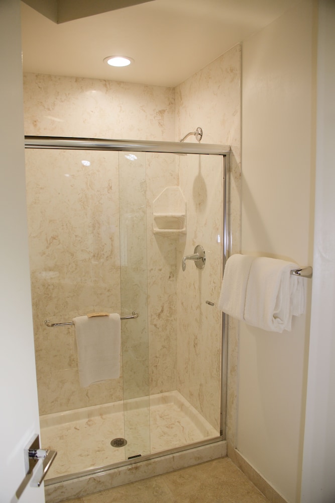 Munras Inn - photo 36