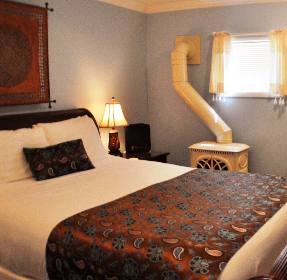 Carmel Cove Inn at Deep Creek Lake - photo 10