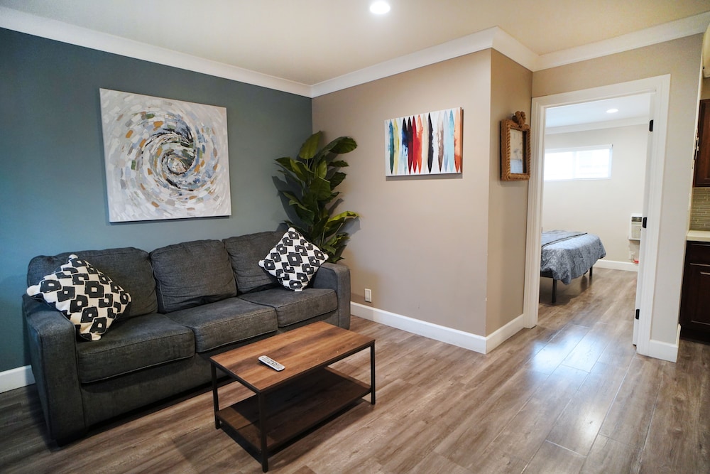 Anaheim Executive Inn & Suites - photo 82
