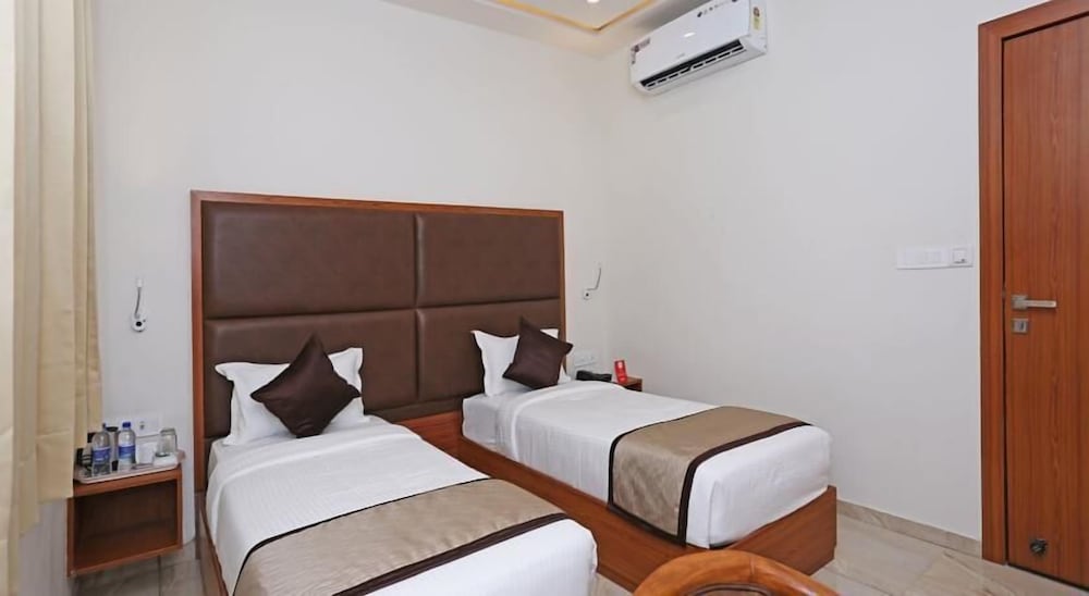 Hotel Paras Royale in Kota, India