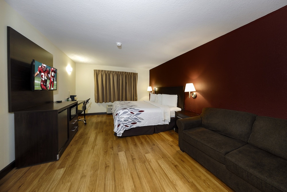 Red Roof Inn Osage Beach Lake of the Ozarks - photo 6